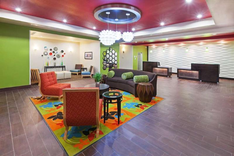 La Quinta By Wyndham Pearsall Экстерьер фото